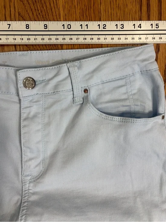 Laurie Felt Wave Capri Denim 5-Pocket Capri with Ankle Zipper - Motion Stretch - Picture 7 of 12